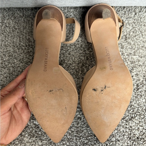 Lucky Brand Nude Pointed Toe Heels Sz 7 Women’s - Picture 3 of 3
